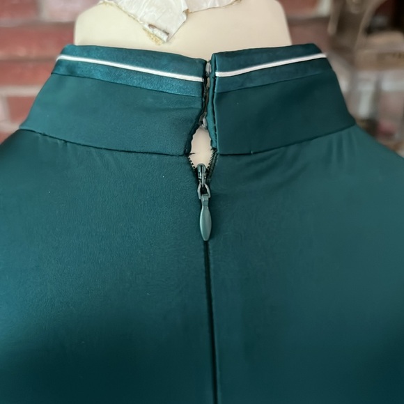 STUNNING Traditional Cheongsam Embroidered - Picture 6 of 9